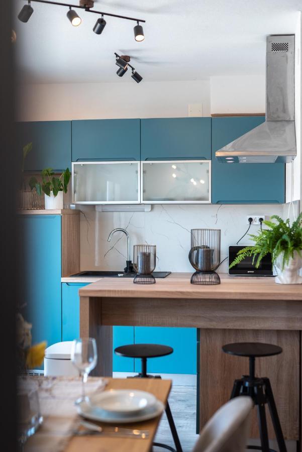 Beach Apartman Marela 斯拉汀 外观 照片
