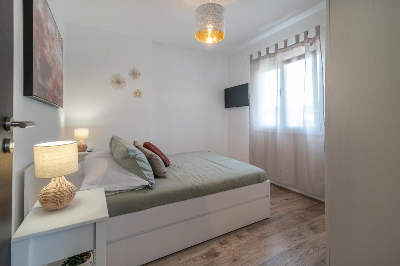 Beach Apartman Marela 斯拉汀 外观 照片
