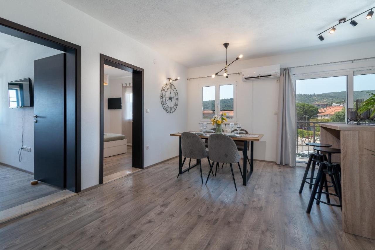 Beach Apartman Marela 斯拉汀 外观 照片