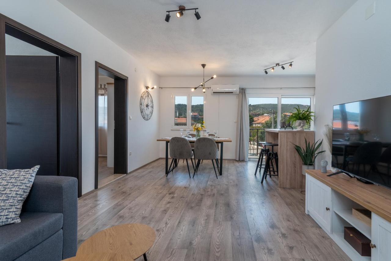 Beach Apartman Marela 斯拉汀 外观 照片